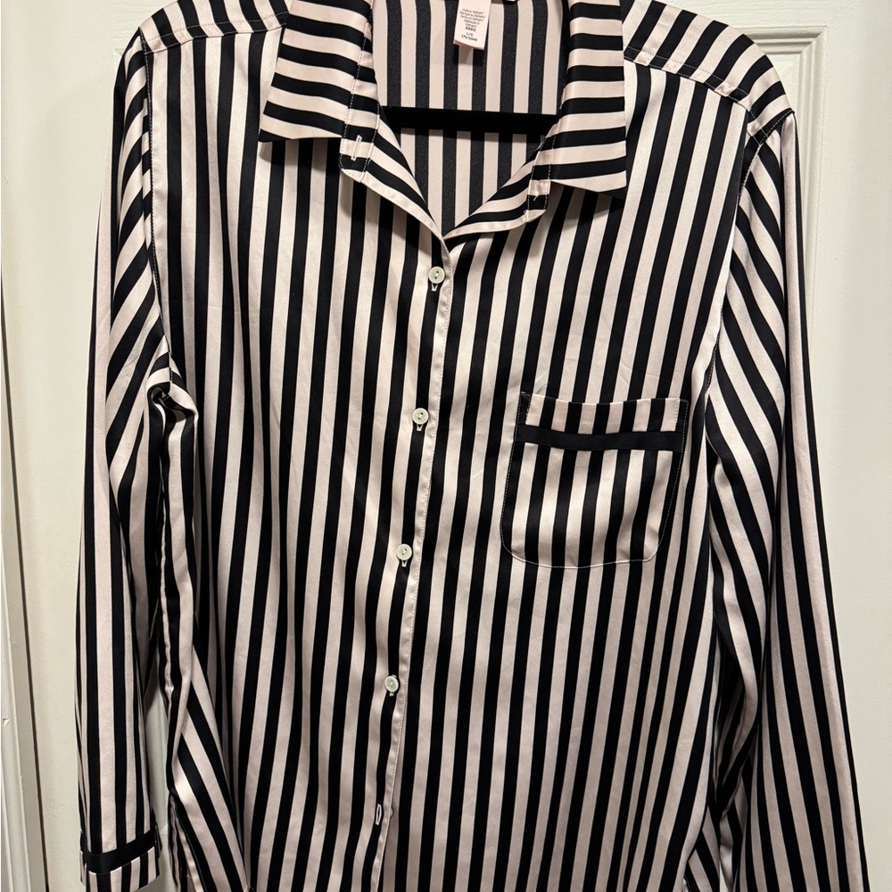 Victoria's Secret Black and White Striped Pajama Set - Picture 3 of 10